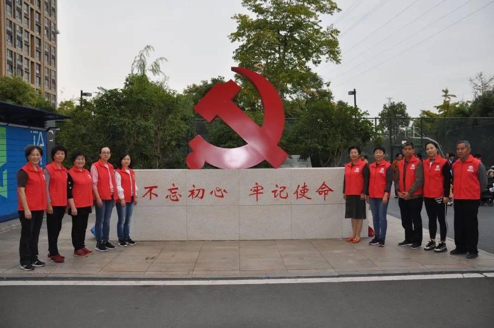 从来不觉得“老实“是夸赞一个人的。确是第一次觉得“善良、可怜，单纯”这几个词？游戏画面